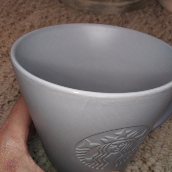 Starbucks 2019 Rare Venti 20 Ounce, Gray Siren Emblem Collectible Coffee Mug - Picture 2 of 9